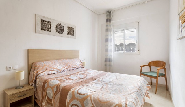Apartment 'Zona Garbí - B' with Wi-Fi and Air Conditioning