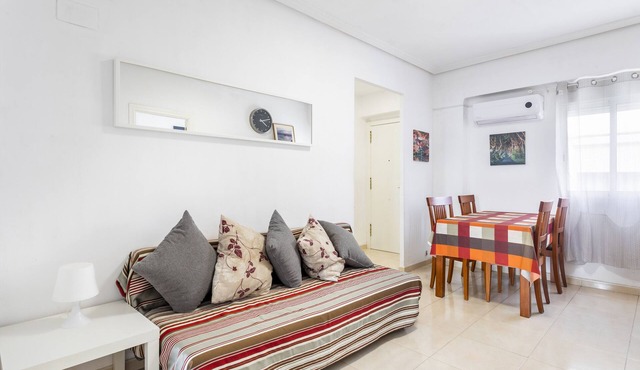 Apartment 'Zona Garbí' with Wi-Fi and Air Conditioning