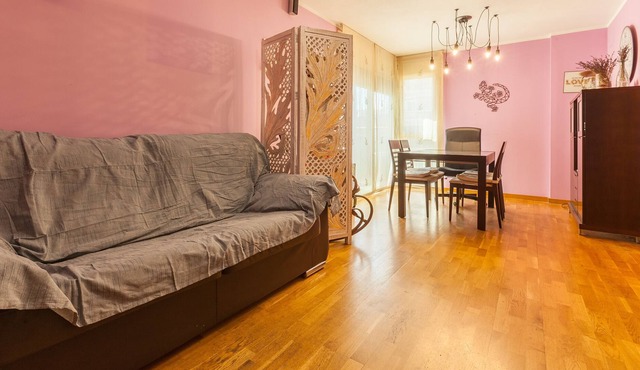 Apartment 'Zona Olímpica Terrassa' with Mountain View, Wi-Fi and Air Conditioning