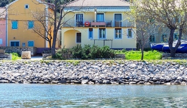 Apartment Zvonko, (16323), Veli Rat, hr