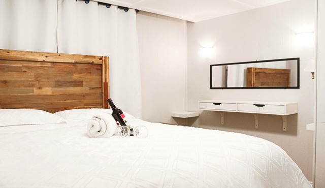 ApartmentnHigh End 6 people Apartment Etobicoke
