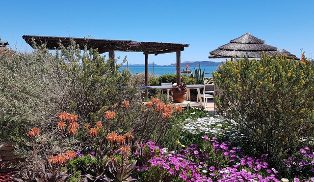 APARTMENTS 4 people Residence by the Sea Presqu'île de Giens HYERES