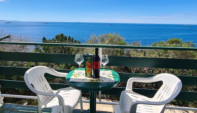 Apartments Ana i Ante Punta (95061-A10) - Milna - island Hvar