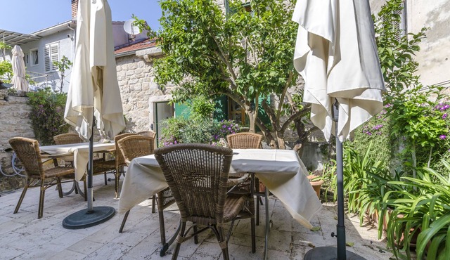 Apartments and Room Lucijo