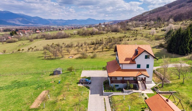 Apartments and Room Robert (80821-A1) - Korenica