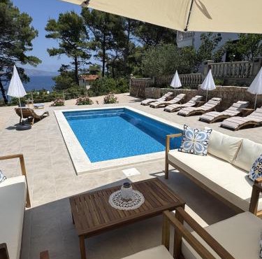 Apartments and Room Villa Makaj