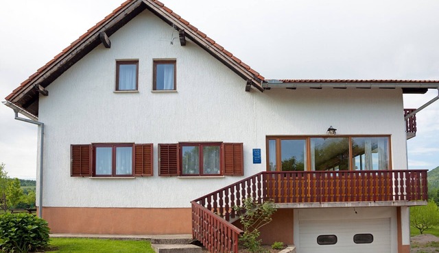 Apartments and rooms Zoran, (16223), Smoljanac, hr