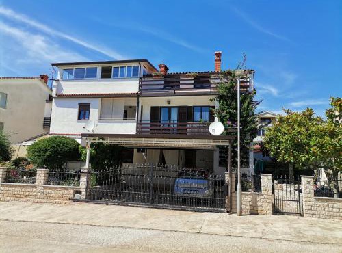 Apartments Anić