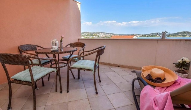 Apartments Anka (22951-A1) - Rogoznica