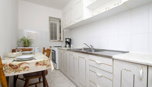 Apartments Anka 50m from the beach (31461-A1) - Duce