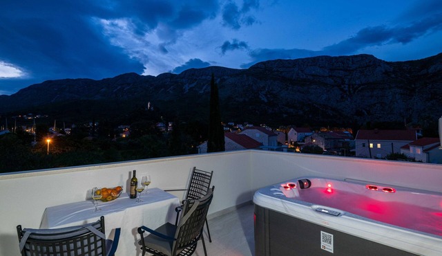 Apartments Azzurro- One Bedroom Apartment with Terrace and Hot Tub