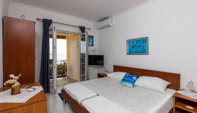 Apartments Belenum - One-Bedroom Apartment with Balcony and Sea View (no.3)
