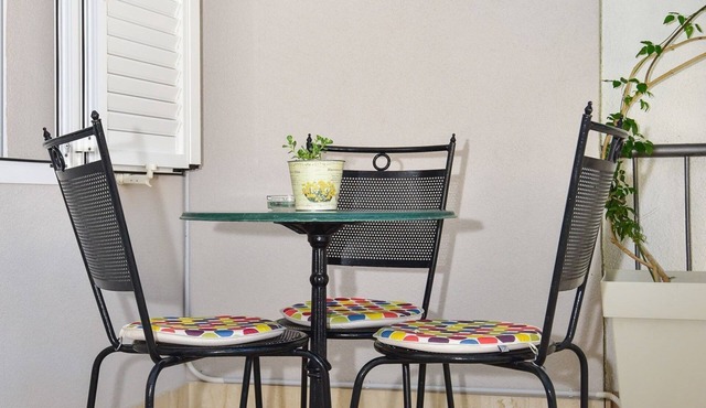 Apartments Bernarda (66331-A2) - Makarska