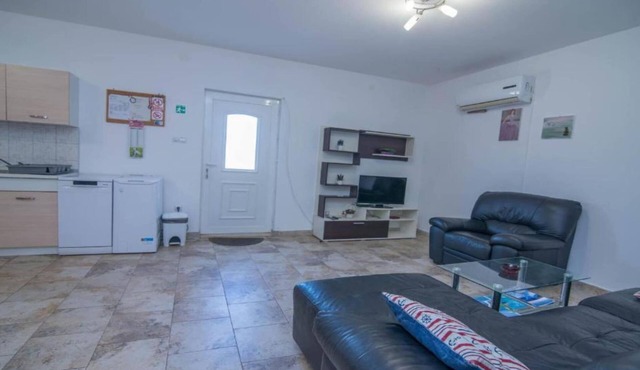 Apartments Bonic - Two Bedroom Apartment with Balcony