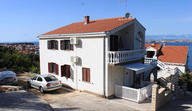 Apartments by the sea Kali, Ugljan - 8202