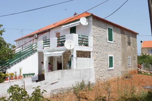 Apartments by the sea Kali - Ugljan - 8269