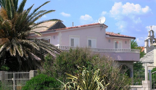 Apartments by the sea Sucuraj, Hvar - 5680