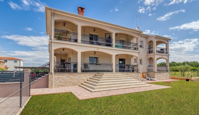 Apartments Covic/Two-Bedroom Apartment Red A3