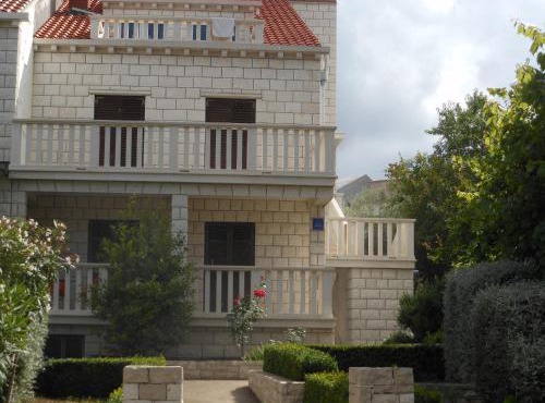 Apartments D & P