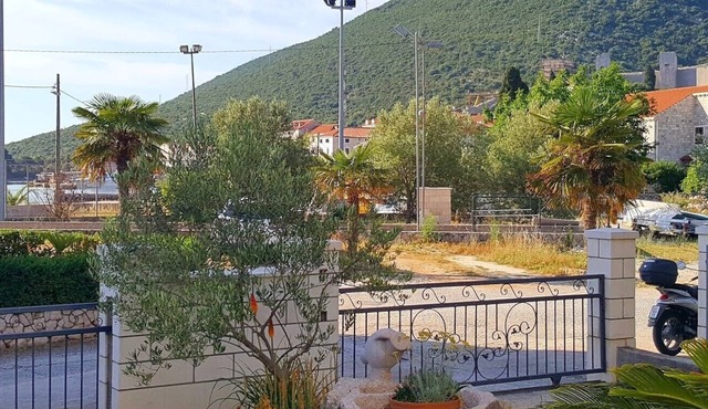 Apartments Damir, (14143), Mali Ston, hr