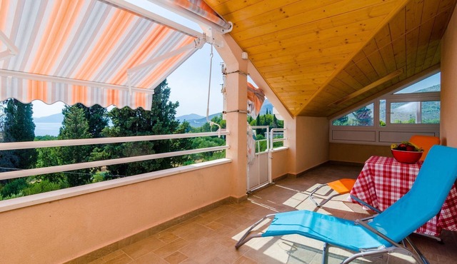 Apartments Donita - Comfort Two Bedroom Apartment with Balcony and Sea View