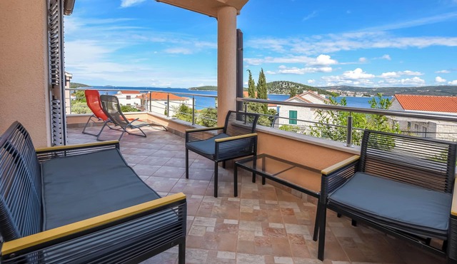 Apartments Ema (22211-A1) - Razanj