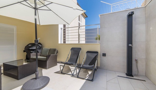 Apartments Ema-Two Bedroom Apartment with Sea View (Perla)