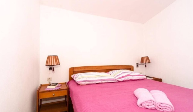 Apartments Ereš Zuronja-One-Bedroom Apartment with Sea View 1