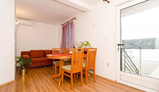 Apartments Ereš Zuronja-One-Bedroom Apartment with Sea View 3