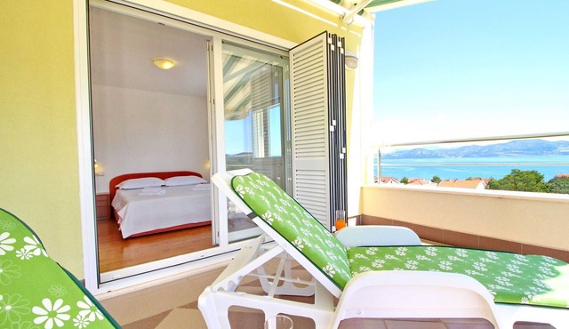 Apartments Gusti - Two-Bedroom Apartment with Balcony and Sea View