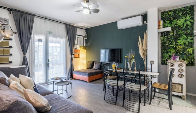 Apartments Holiday home Book (115491-A1) - Opuzen
