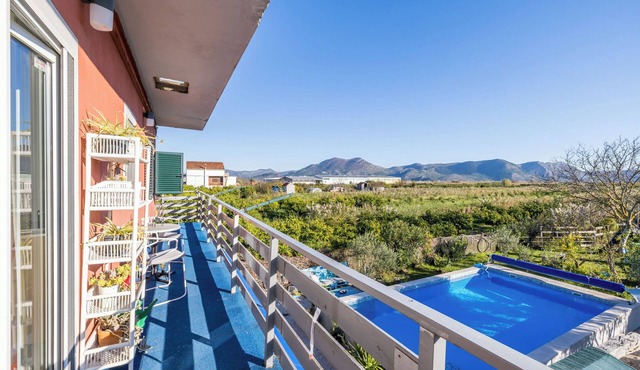 Apartments Holiday home Book (115491-A2) - Opuzen