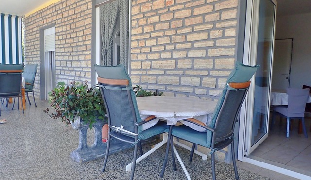 Apartments Nada (42012-A1) - Starigrad Paklenica