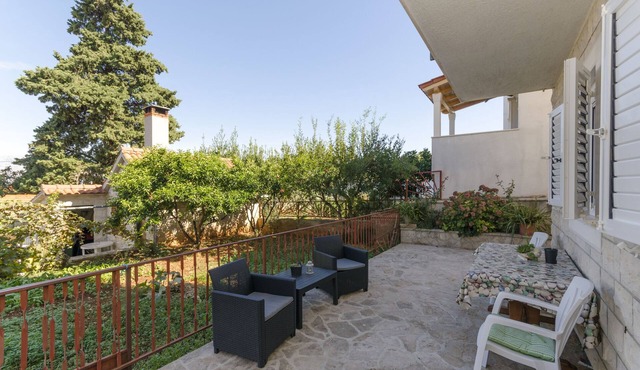 Apartments Silvana (31981-A2) - Supetar - island Brac