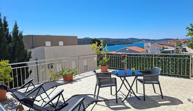 Apartments Rada (26811-A3) - Tisno - island Murter