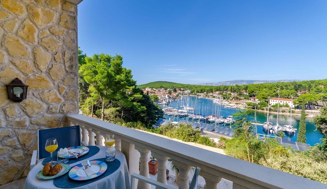 Apartments Vila Jelka (49712-A3) - Vrboska - island Hvar