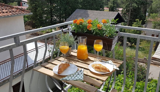 Apartments Iskra (53181-A2) - Vrboska - island Hvar