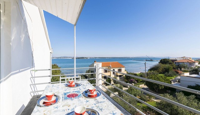 Apartments Irena (16831-A4) - Tkon - island Pasman