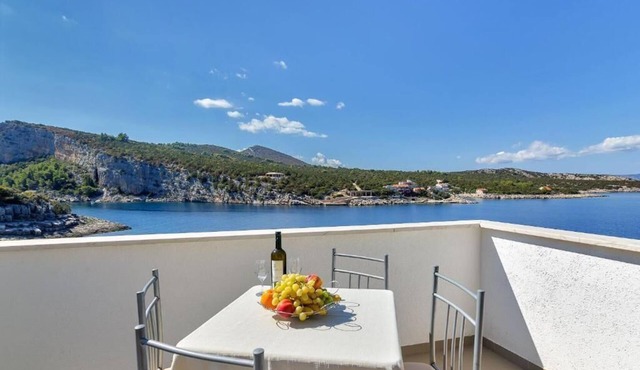 Apartments Igor (44141-A5) - Gdinj - island Hvar