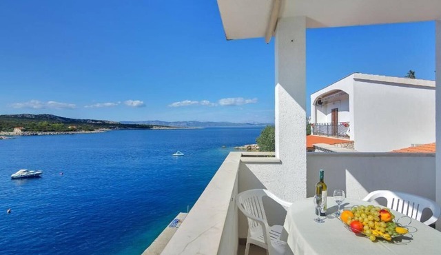 Apartments Igor (44141-A7) - Gdinj - island Hvar