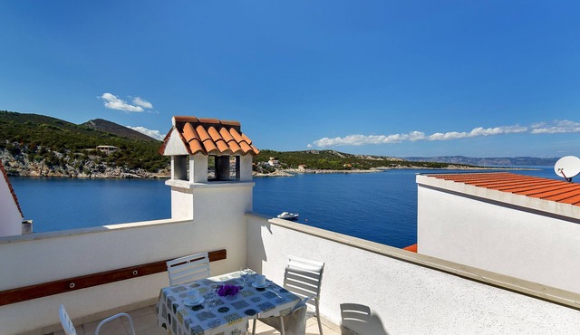 Apartments Igor (44141-A9) - Gdinj - island Hvar