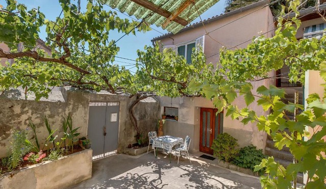 Apartments Ivna