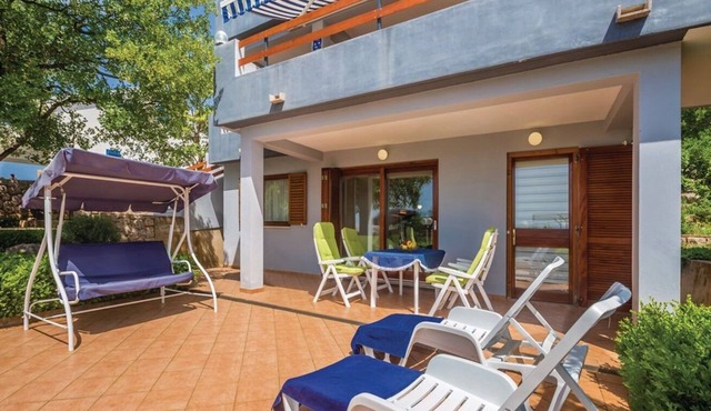 Apartments Ivni