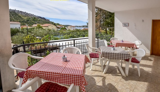 Apartments Jakoubek (10621-A1) - Rogoznica