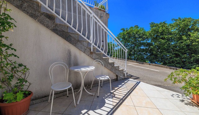 Apartments Jasna (64261-A1) - Senj