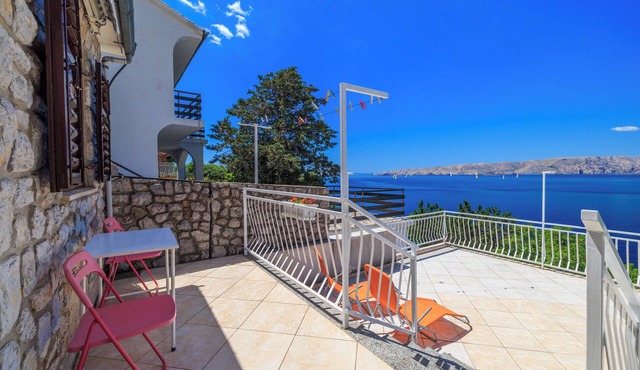Apartments Jasna (64261-A2) - Senj