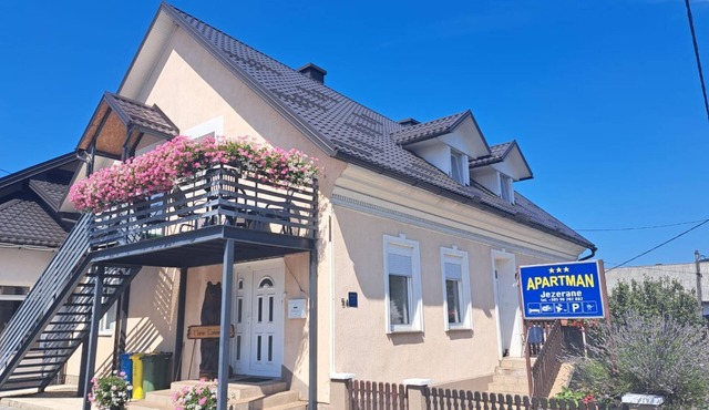 Apartments Jezerane