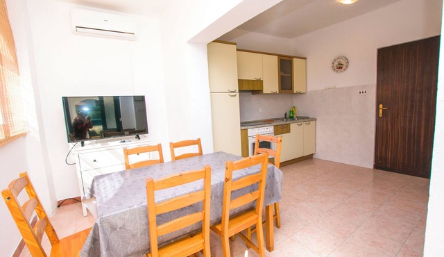 Apartments Josip (13371-A1) - Sv. Petar