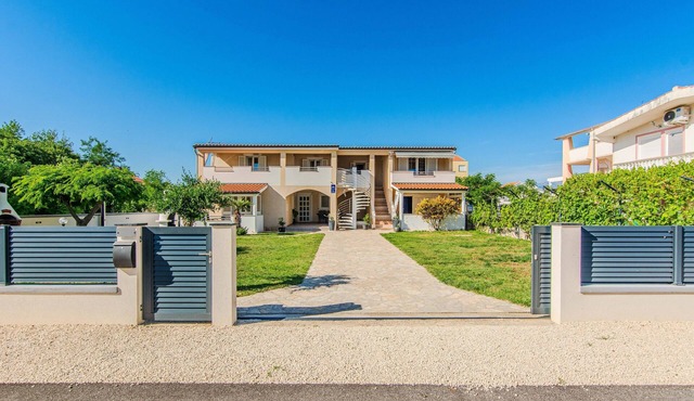 Apartments Josip, (15039), Nin, hr