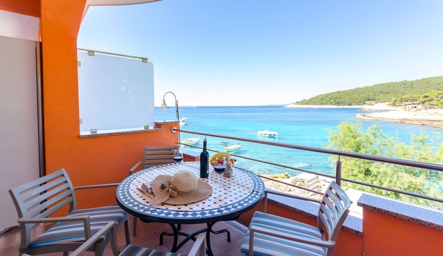 Apartments Juka (119551-A2) - Milna - island Hvar